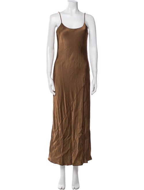 Dissh Scoop Neck Long Dress