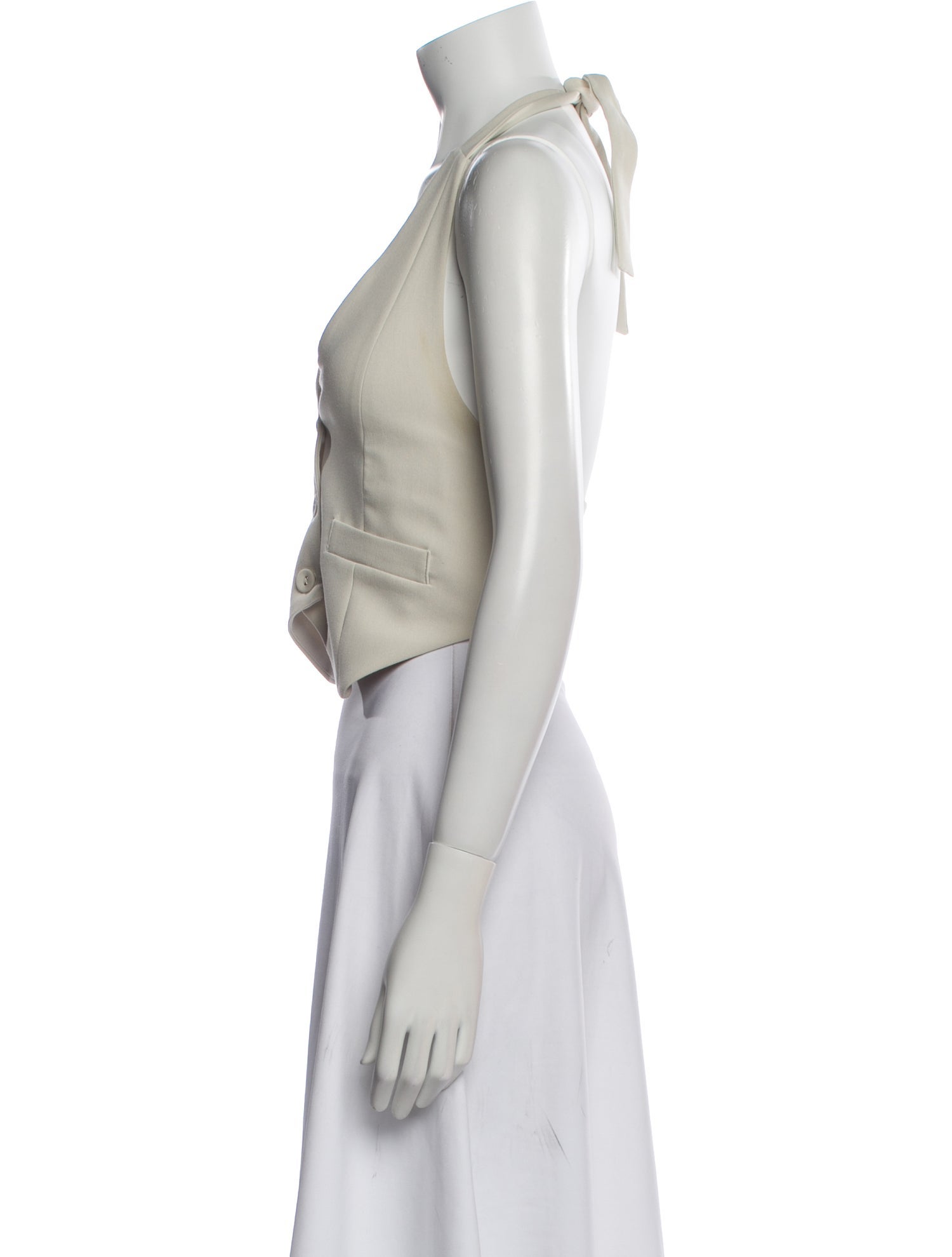 Dissh V-Neck Sleeveless Crop Top