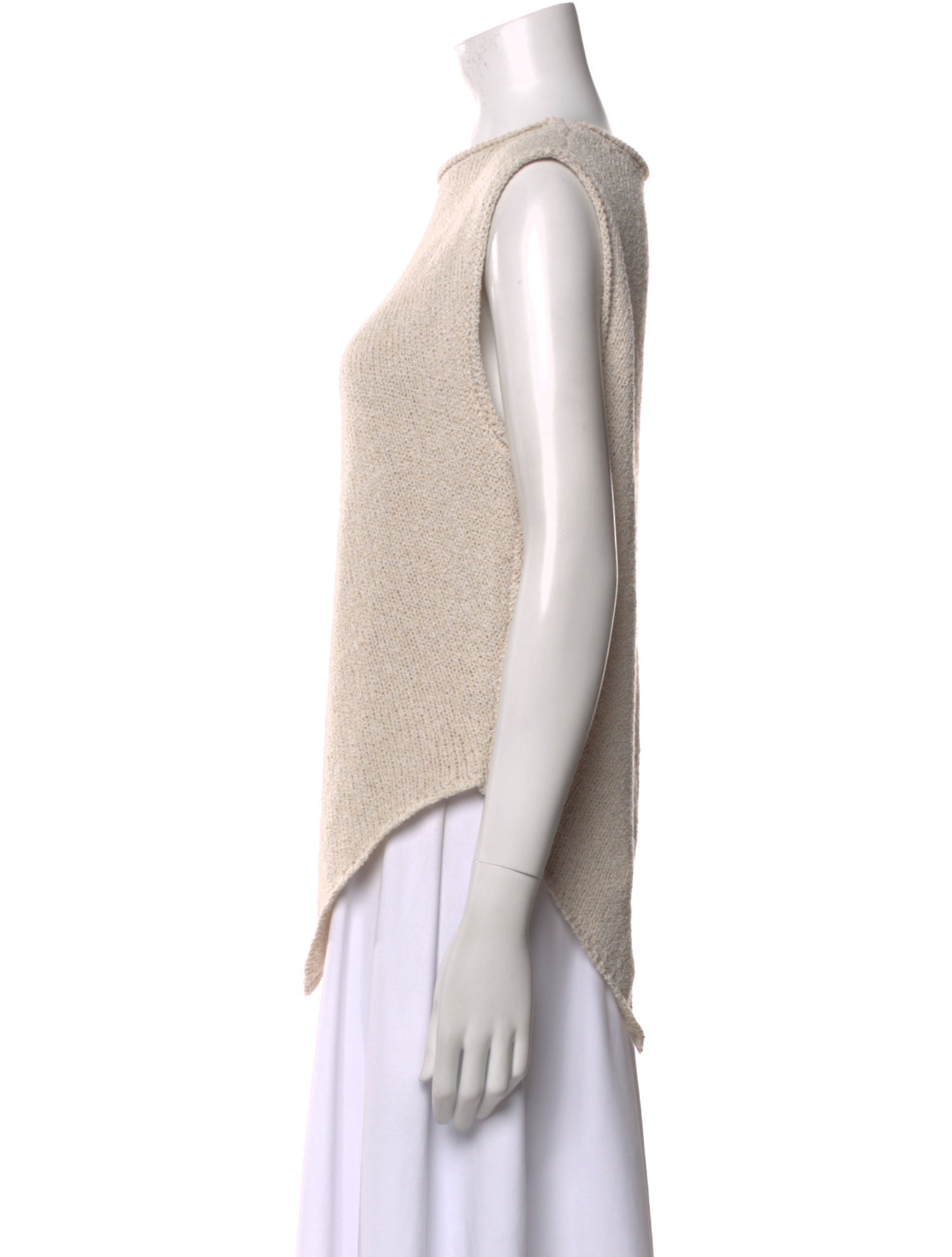 Dissh Bateau Neckline Sleeveless Top w/ Tags
