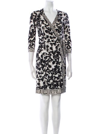 Diane von Furstenberg Silk Printed Robe