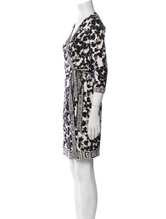 Diane von Furstenberg Silk Printed Robe