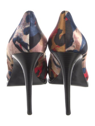 Diane von Furstenberg Satin Printed Pumps