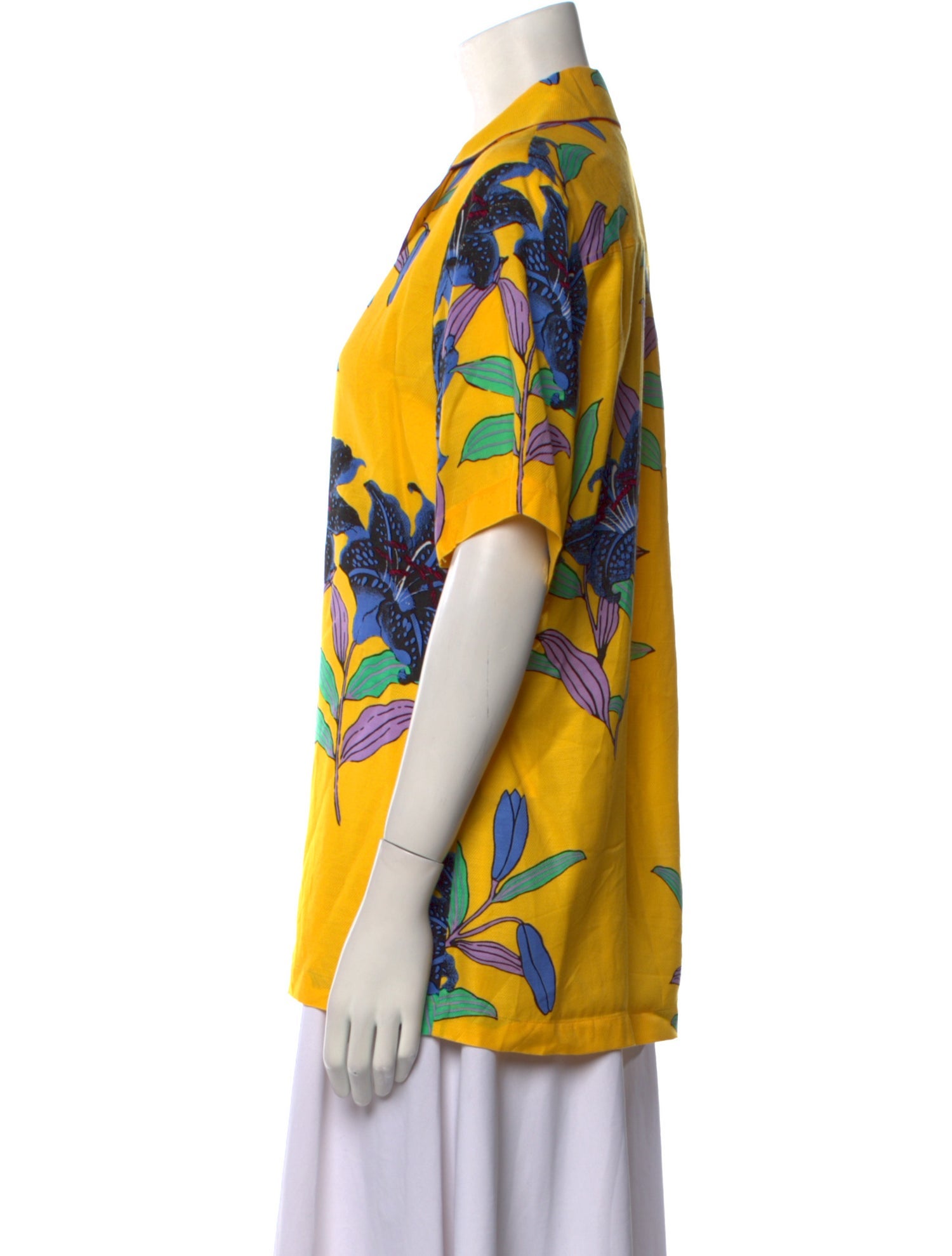 Diane von Furstenberg Printed Short Sleeve Button-Up Top