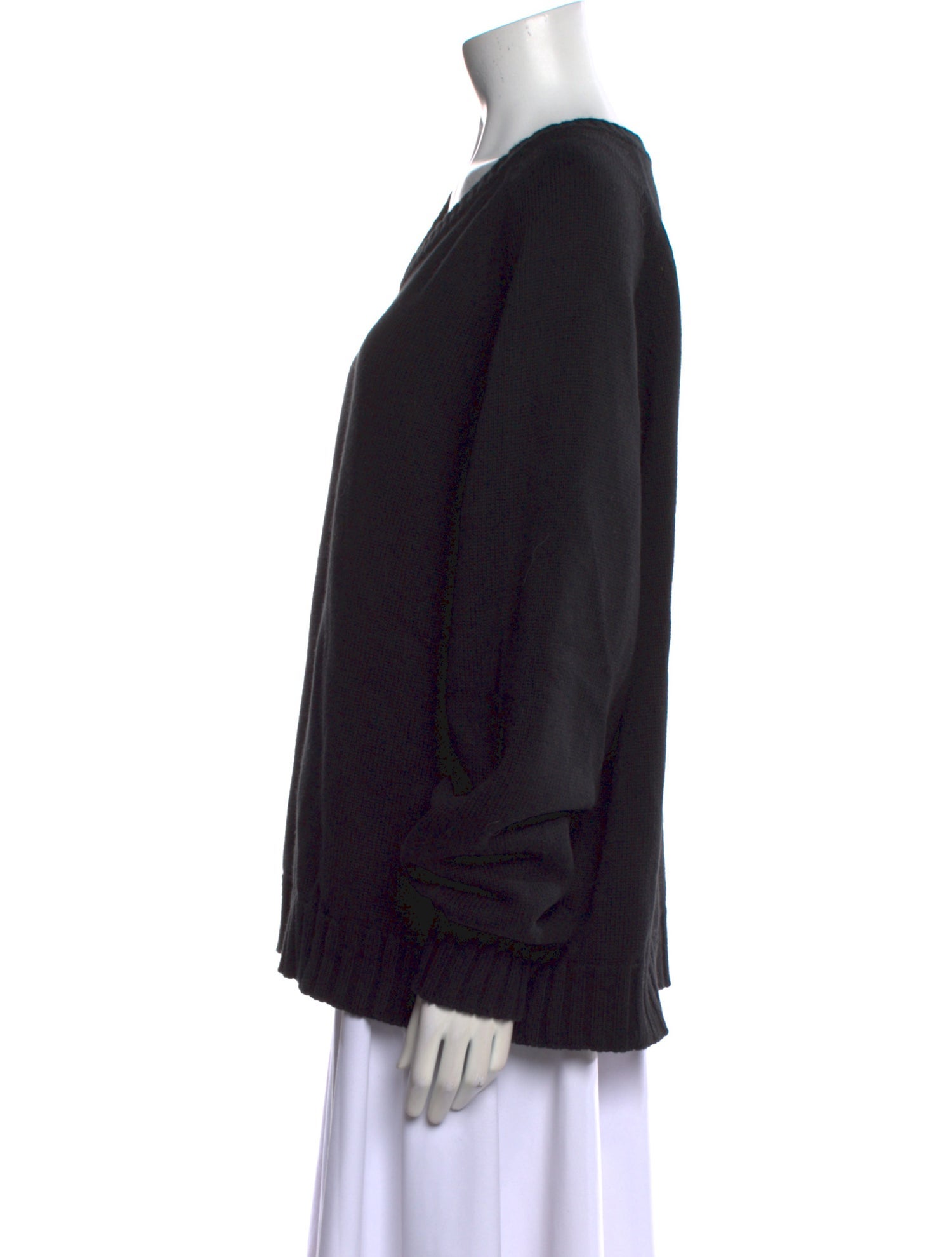 DONNI. V-Neck Sweater