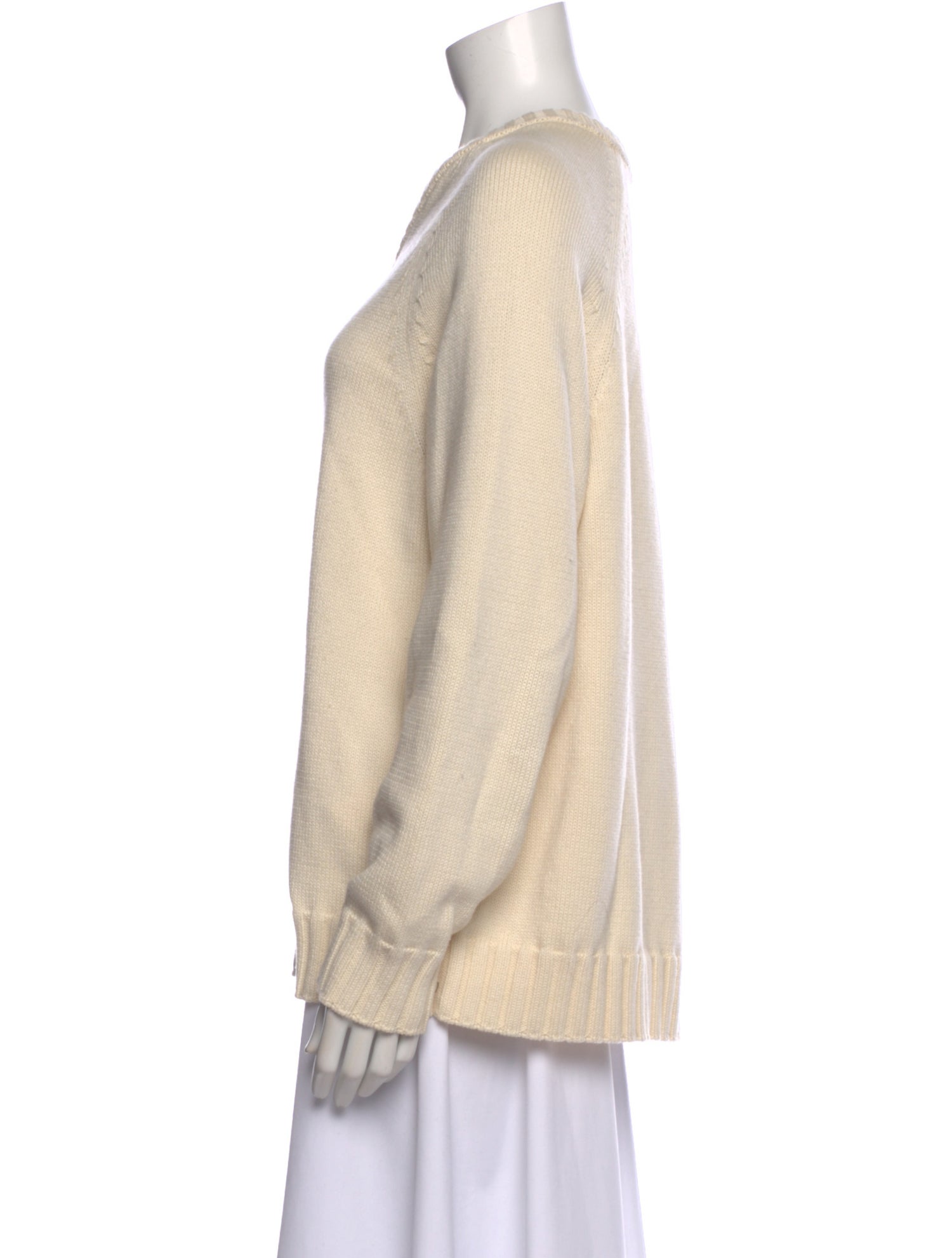 DONNI. V-Neck Sweater
