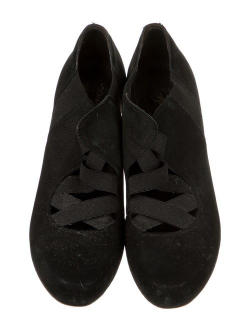 Donald Pliner Donald J Pliner Suede Pumps