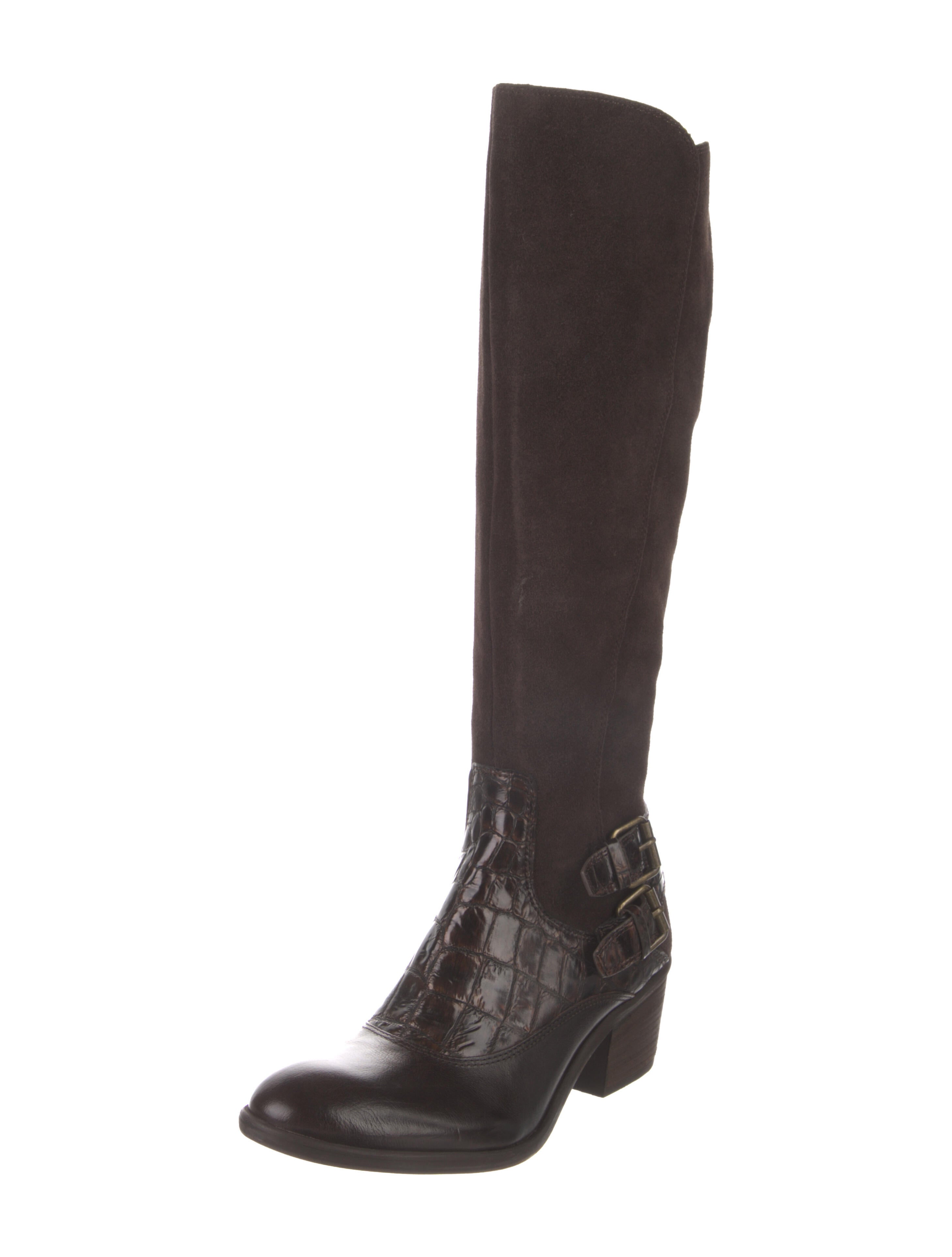 dillards donald pliner boots