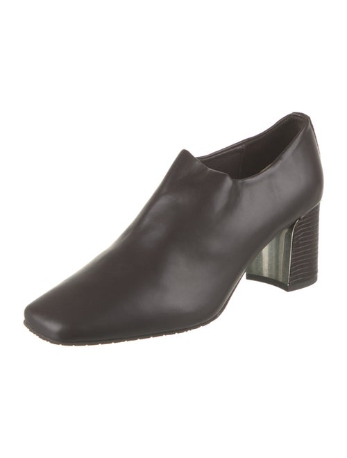 Donald Pliner Low Heel Pumps