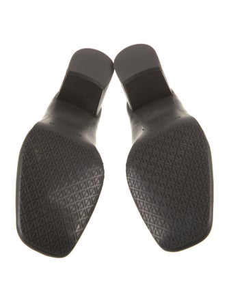 Donald Pliner Low Heel Pumps