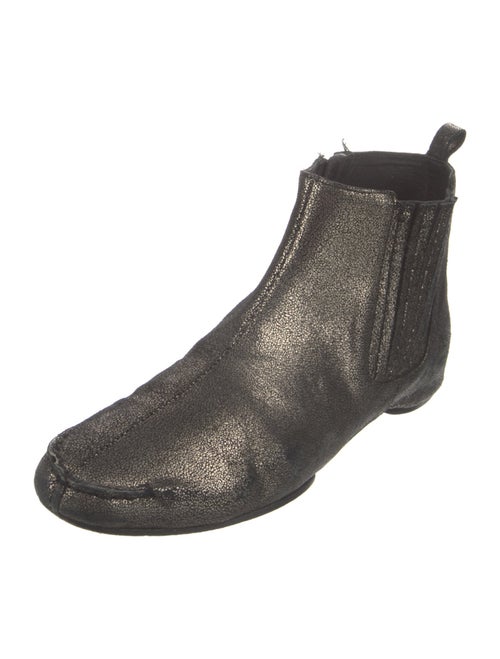 Donald Pliner Chelsea Boots