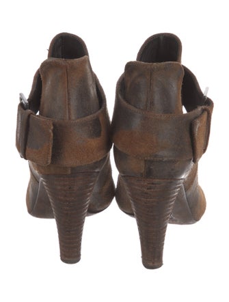 Donald Pliner Mules