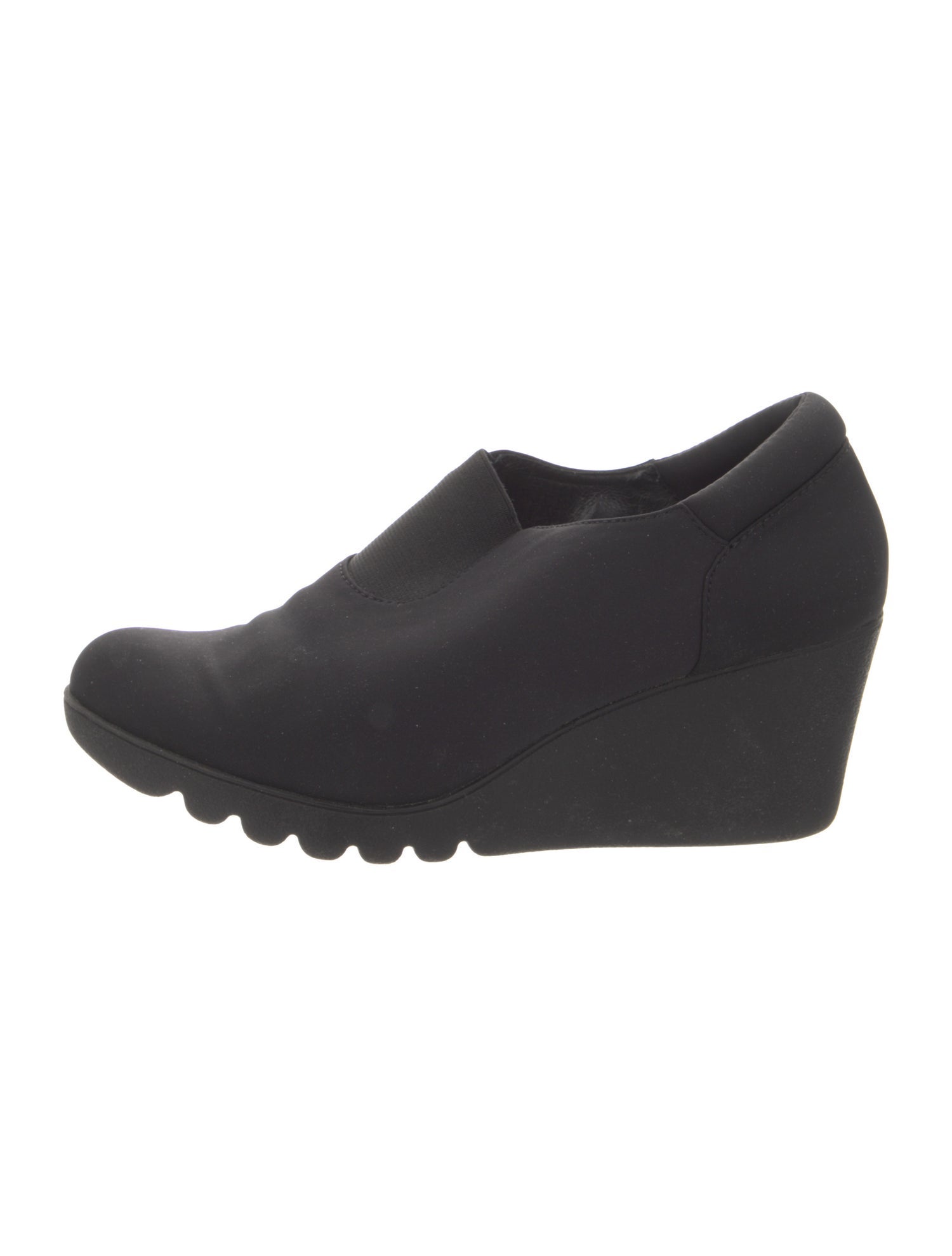 Donald Pliner Neoprene Pumps