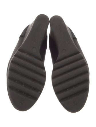 Donald Pliner Neoprene Pumps