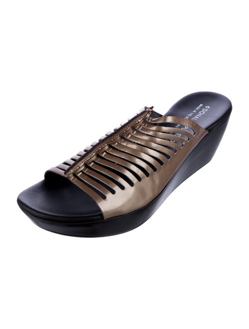 Donald Pliner Patent Leather Slides