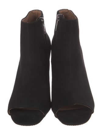 Donald Pliner Suede Boots
