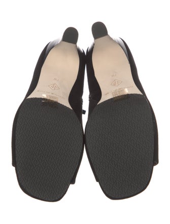 Donald Pliner Suede Boots