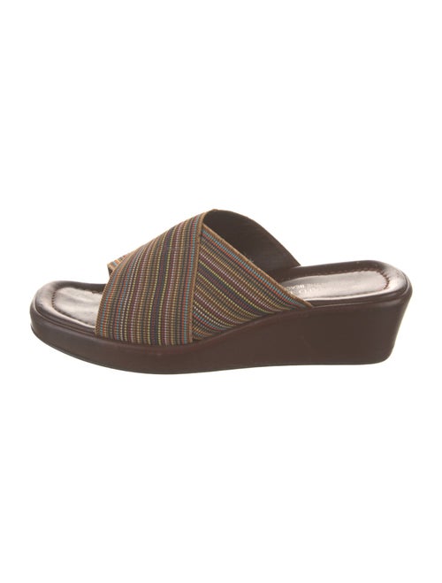 Donald Pliner Printed Slides