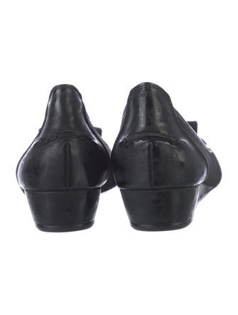 Donald Pliner Leather Flats