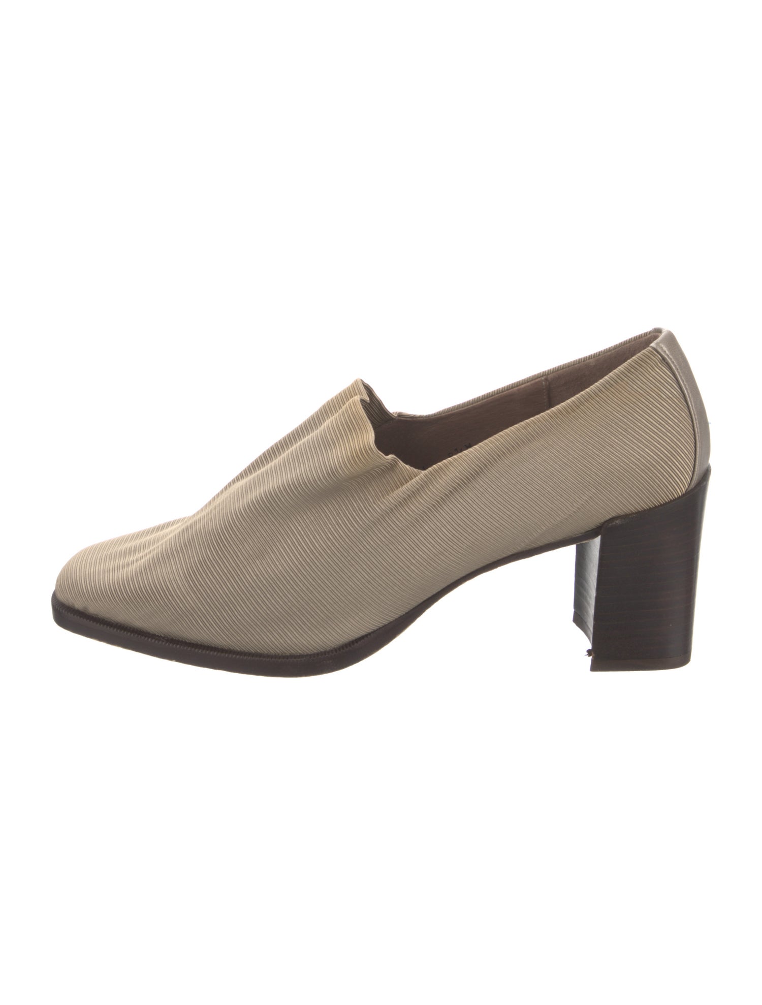 Donald Pliner Leather Pumps