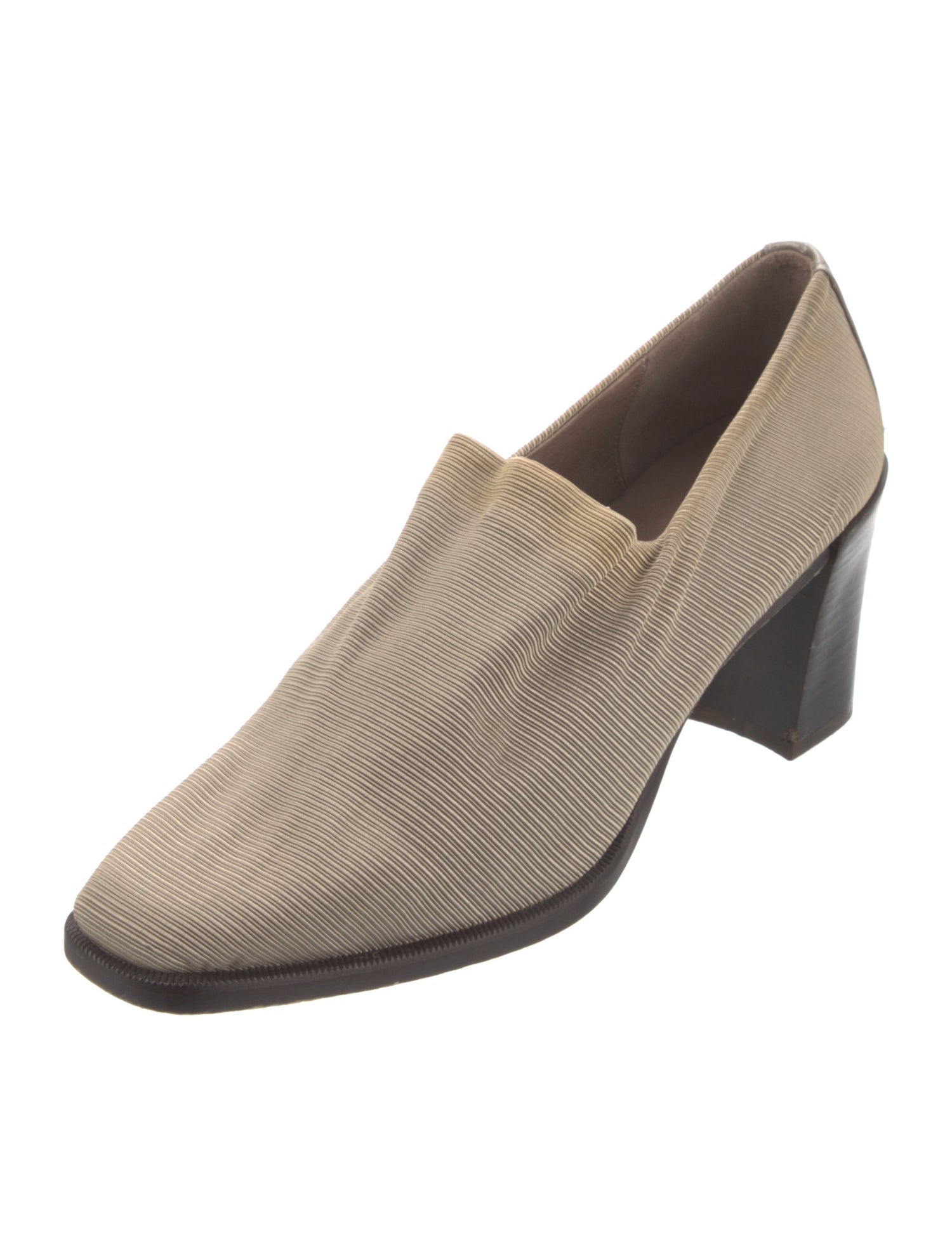 Donald Pliner Leather Pumps