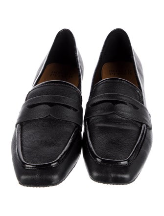 Donald Pliner Leather Pumps