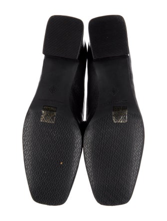 Donald Pliner Leather Pumps