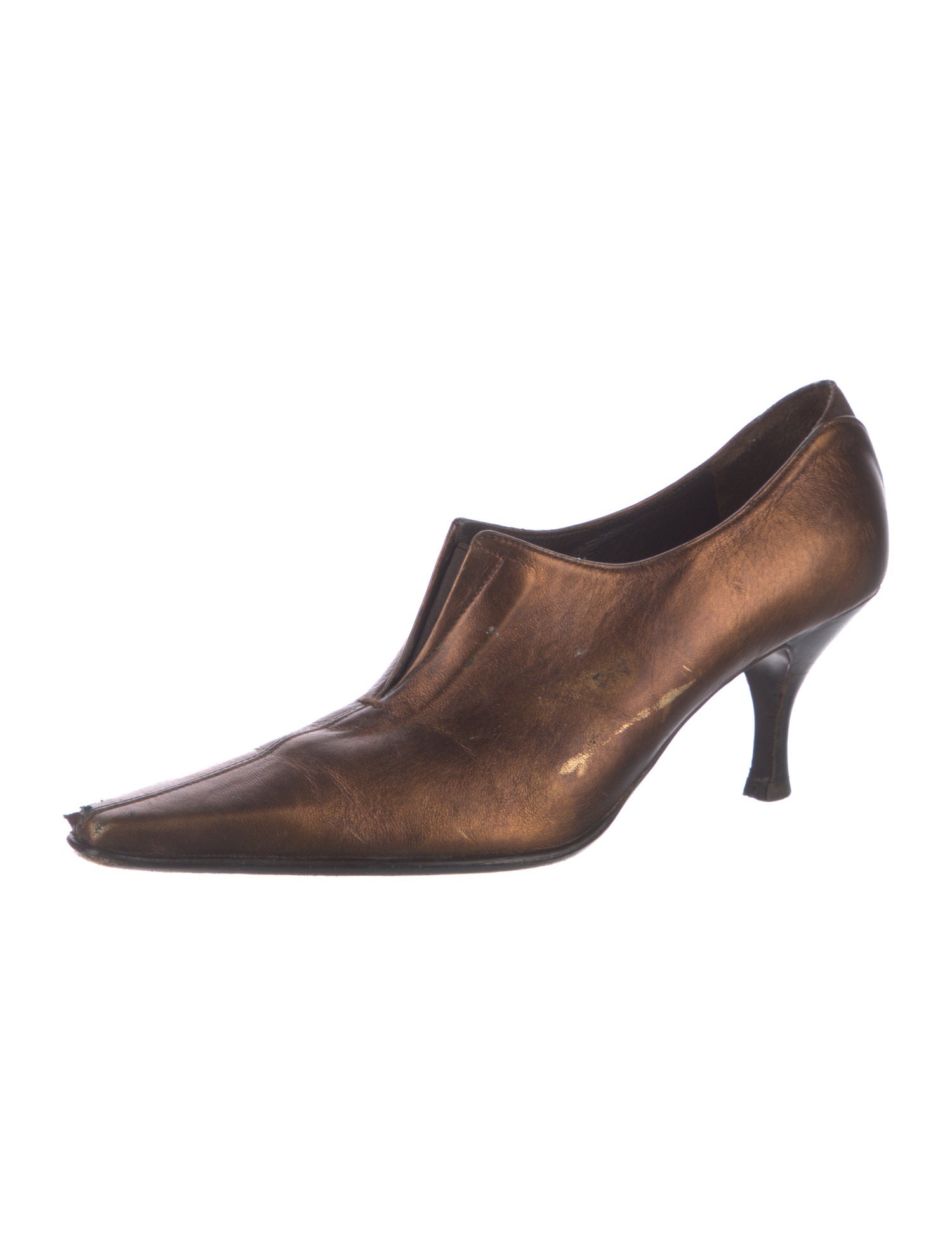 Donald Pliner Leather Pumps