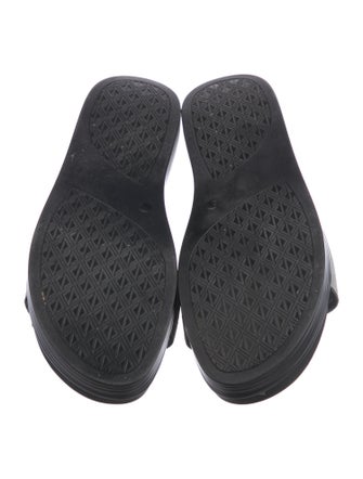 Donald Pliner Printed Slides