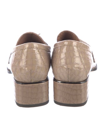 Donald Pliner Leather Pumps