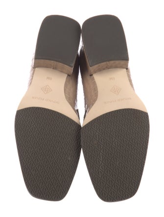 Donald Pliner Leather Pumps