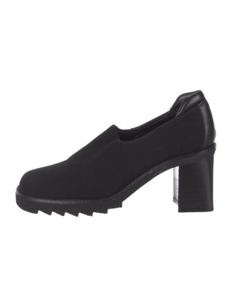 Donald Pliner Leather Pumps