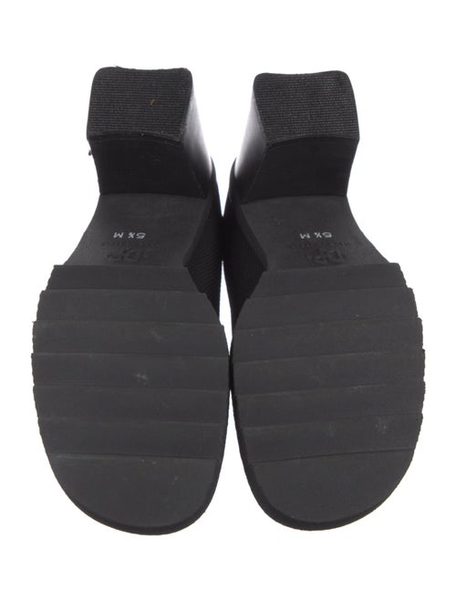 Donald Pliner Leather Pumps