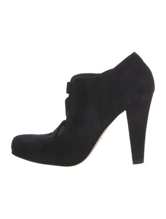 Donald Pliner Suede Pumps