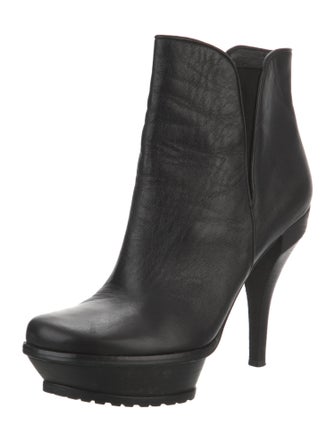 Donald Pliner Leather Boots