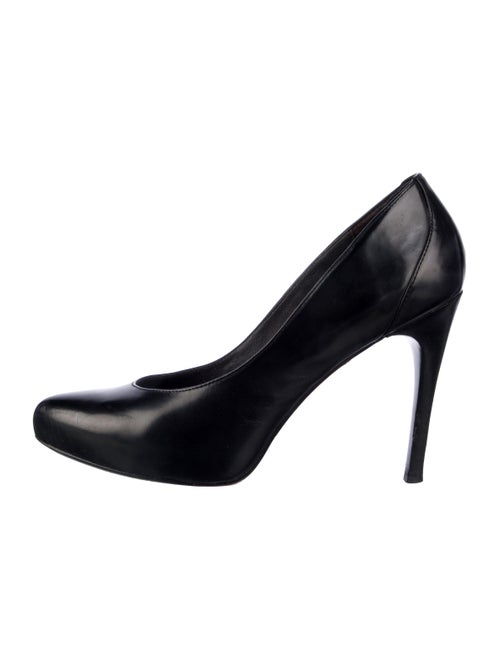 Donald Pliner Leather Pumps