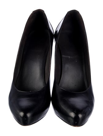 Donald Pliner Leather Pumps