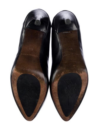 Donald Pliner Leather Pumps