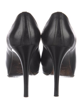 Donald Pliner Leather Pumps