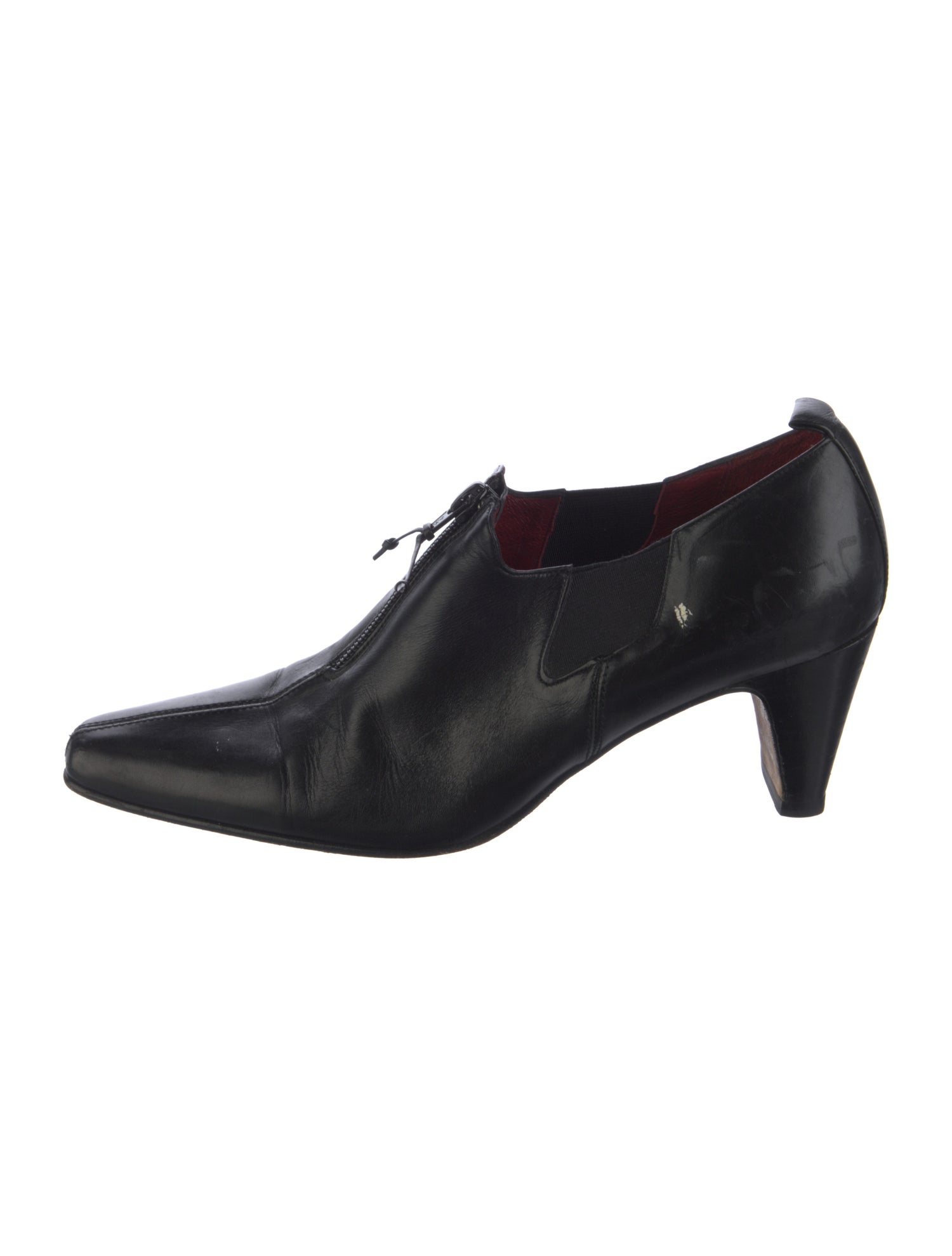 Donald Pliner Leather Pumps