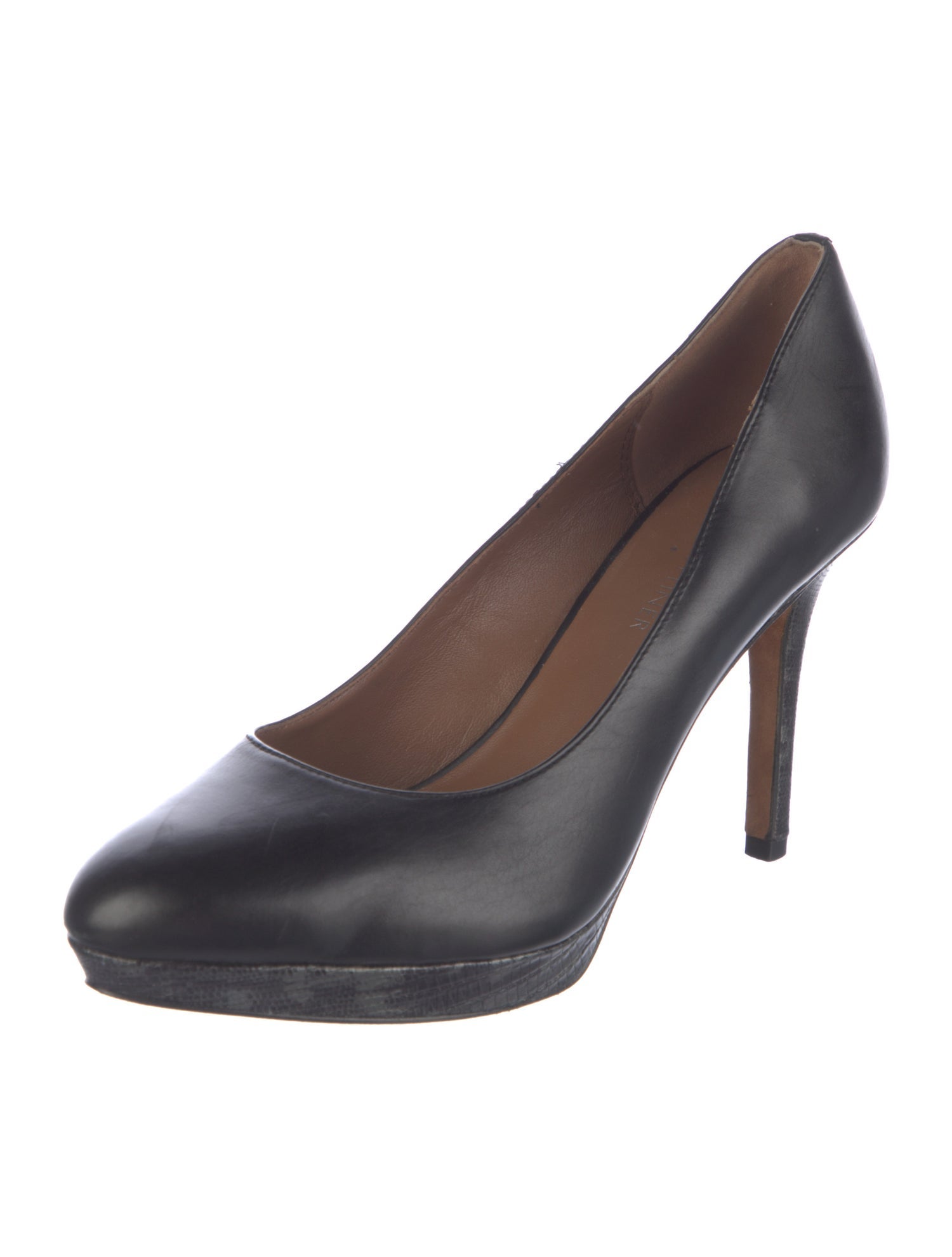Donald Pliner Leather Pumps