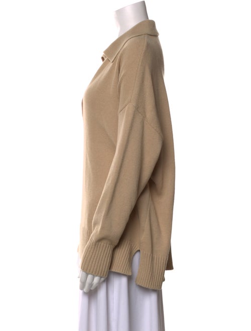 Darling London V-Neck Long Sleeve Sweatshirt