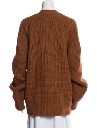DÔEN Alpaca V-Neck Sweater