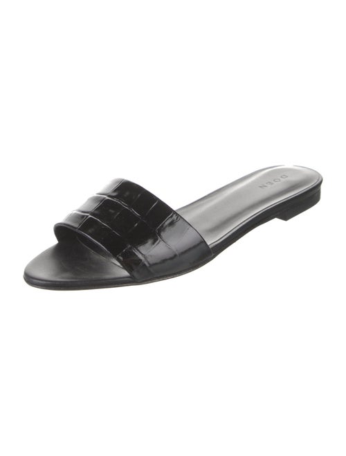DÔEN Leather Slides