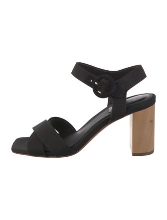 DÔEN Canvas Sandals