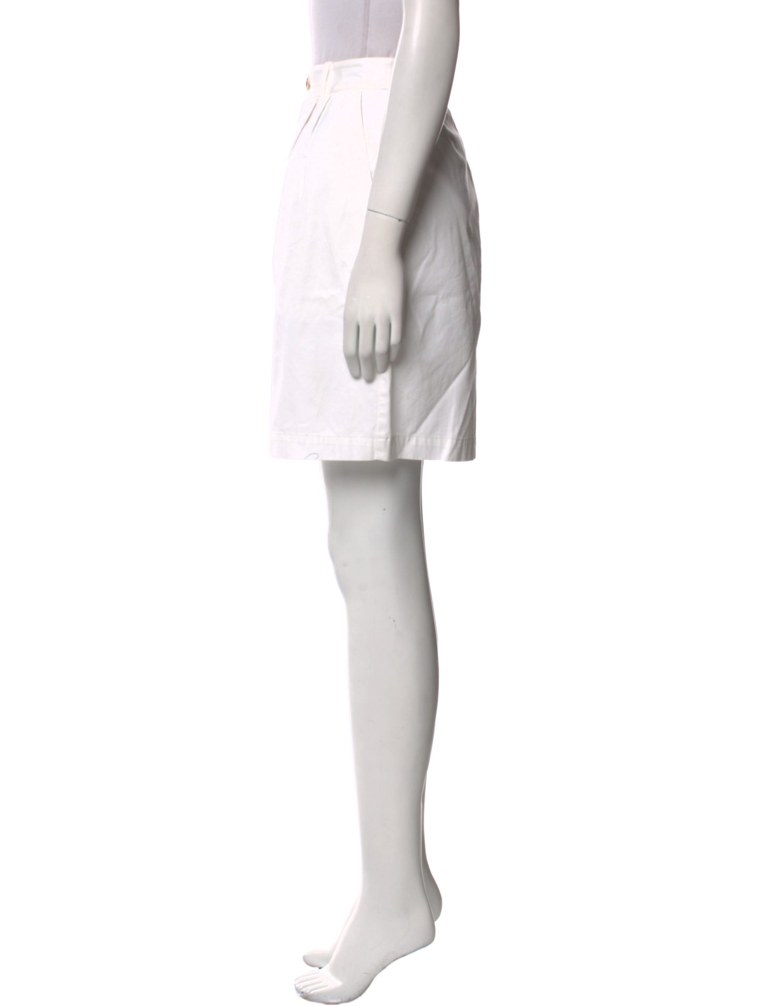 DÔEN Knee-Length Shorts