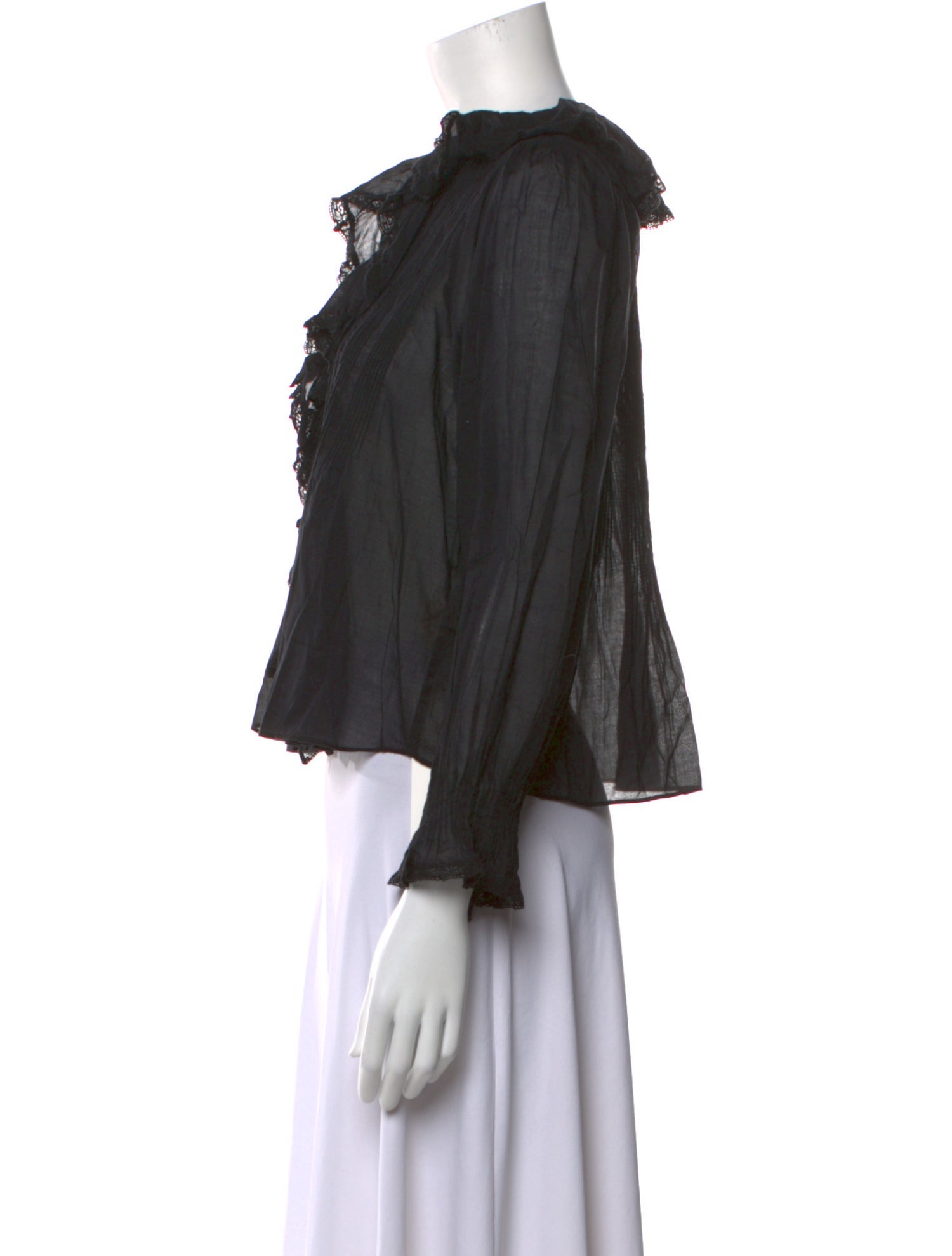 DÔEN V-Neck Three-Quarter Sleeve Blouse