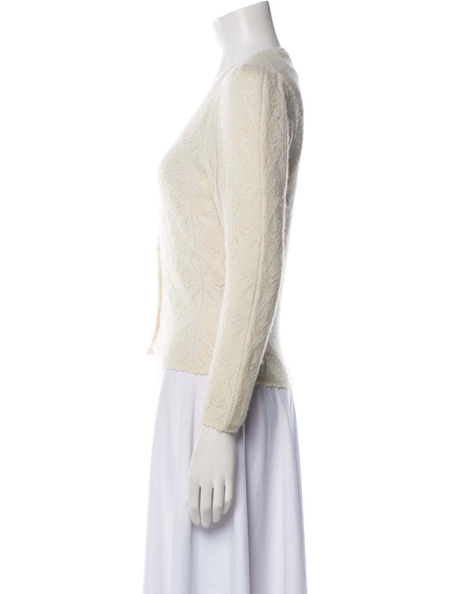 DÔEN V-Neck Sweater