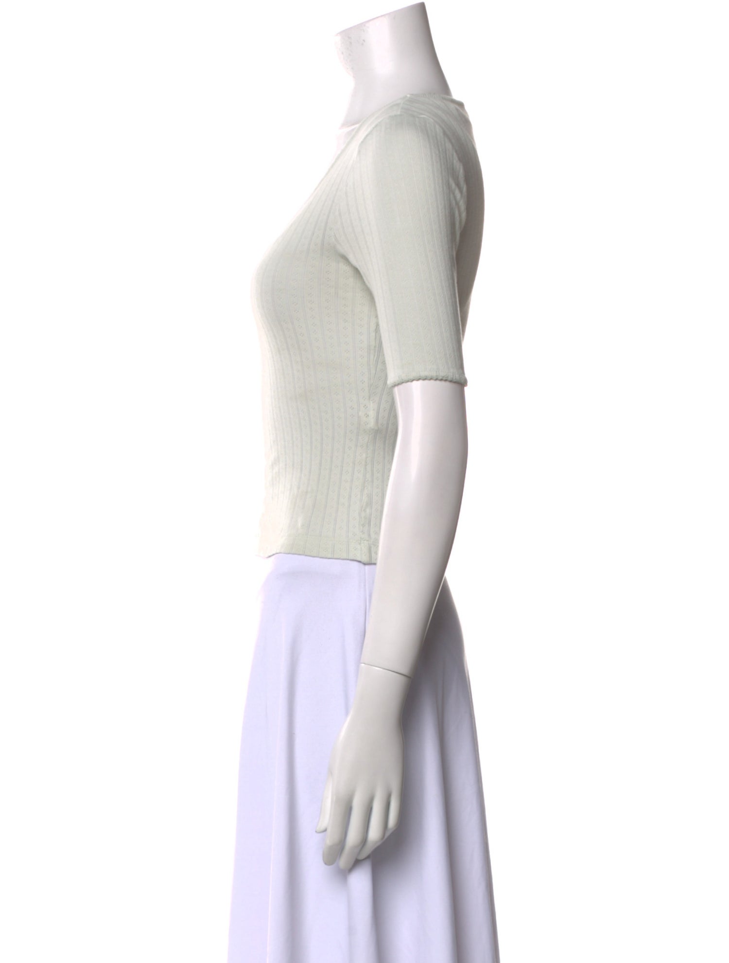 DÔEN Scoop Neck Short Sleeve Crop Top