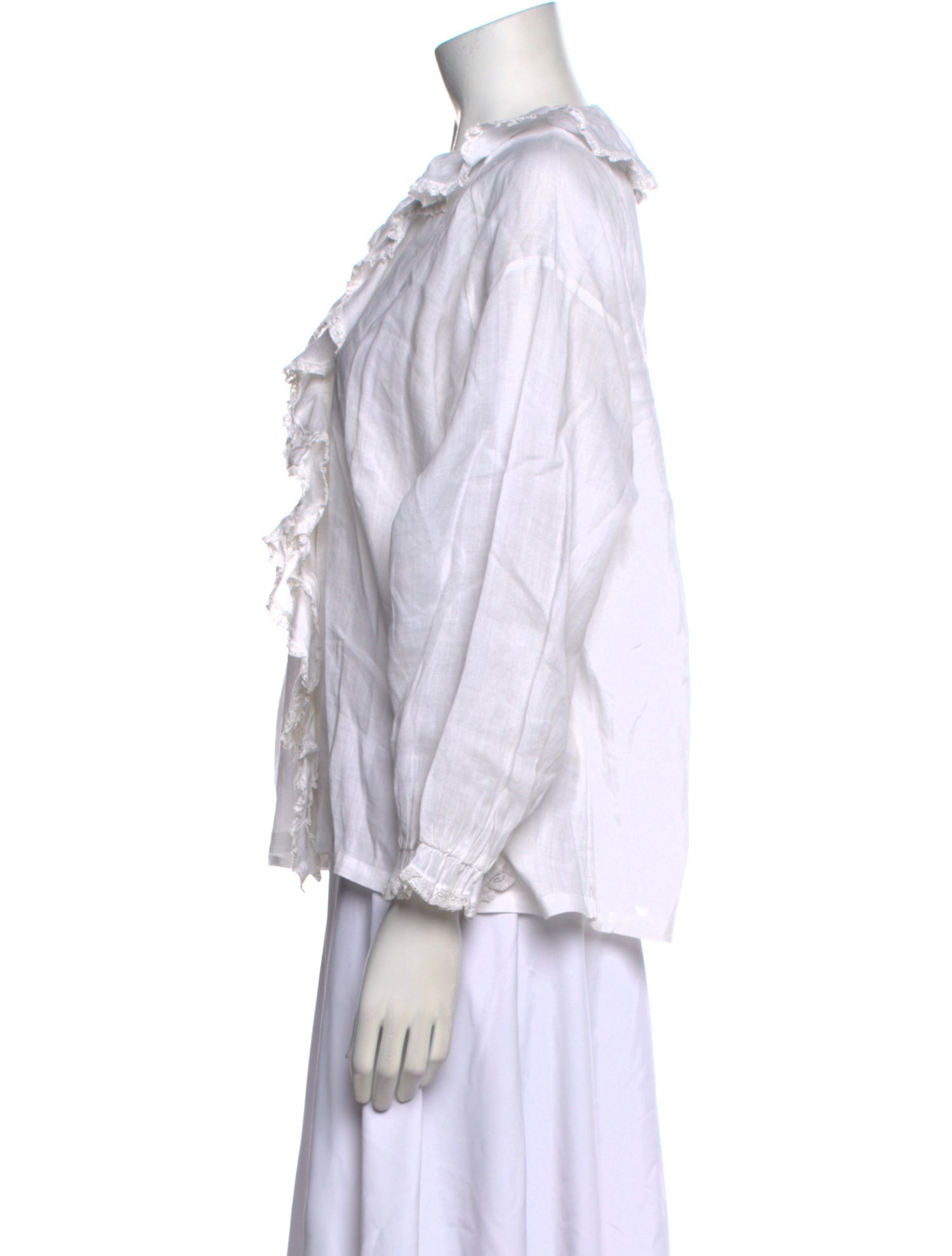 DÔEN V-Neck Three-Quarter Sleeve Blouse