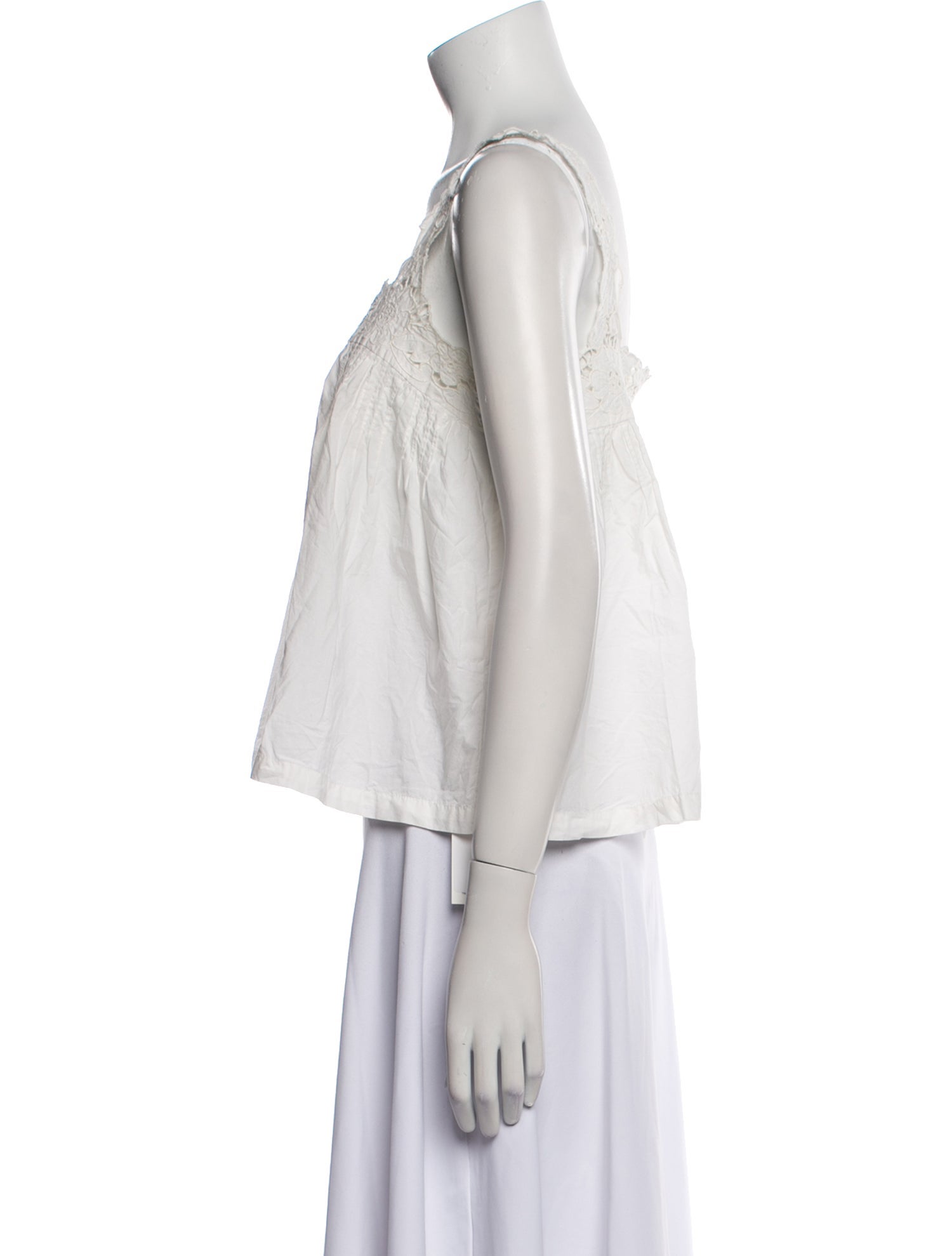 DÔEN Square Neckline Sleeveless Crop Top